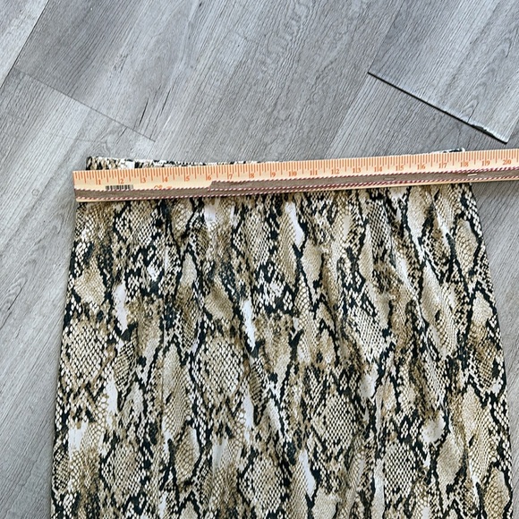 Susan Graver Printed Faux-Suede Midi Skirt Size Large Petite - Picture 4 of 7